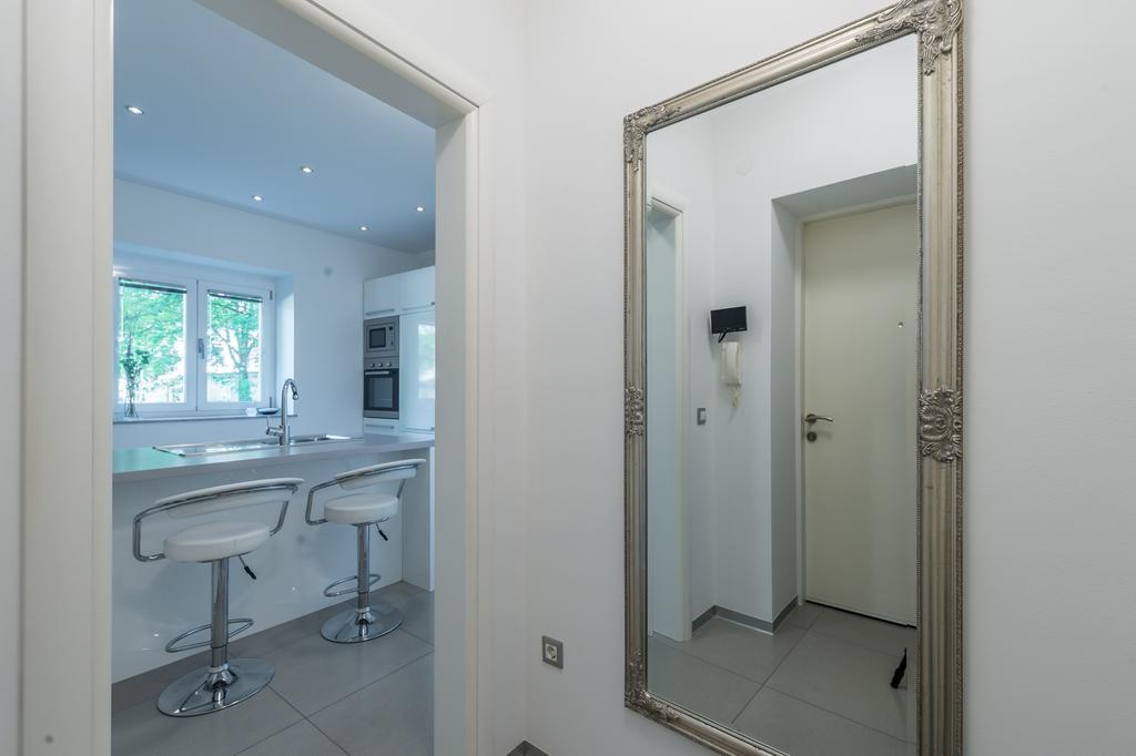 Fine Apartment Janeza Pavla ลูบลิยานา ภายนอก รูปภาพ