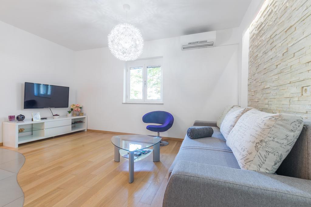 Fine Apartment Janeza Pavla ลูบลิยานา ภายนอก รูปภาพ